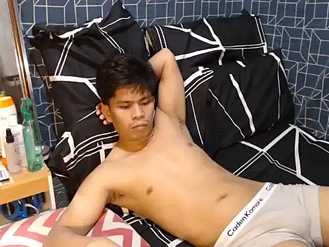 cumwhat me online show from January 2026 02:07:01 AM