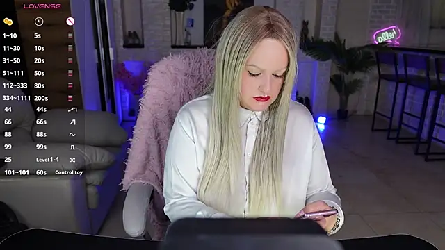Snapshot of MariemLui chatting on May 2026 03:48:02 PM MariemLui online show from May 2026 03:48:02 PM