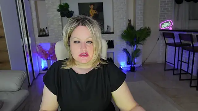 Snapshot of MariemLui chatting on April 2026 03:58:02 PM MariemLui online show from April 2026 03:58:02 PM