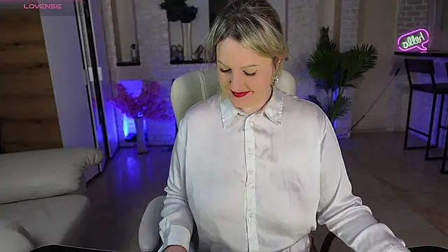 Snapshot of MariemLui chatting on March 2026 03:56:02 PM MariemLui online show from March 2026 03:56:02 PM