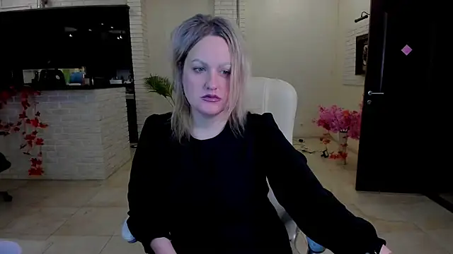 MariemLui online show from December 2025 12:37:01 PM