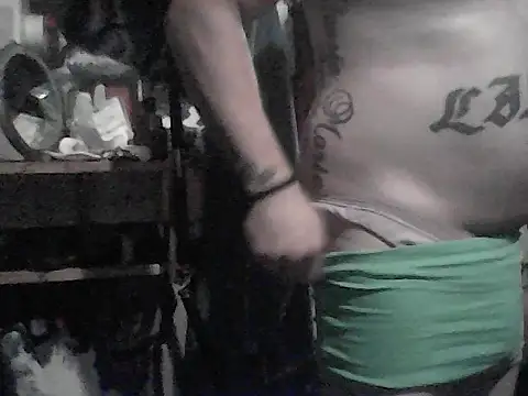 Twoslipperywhenwett online show from December 2025 10:23:01 PM