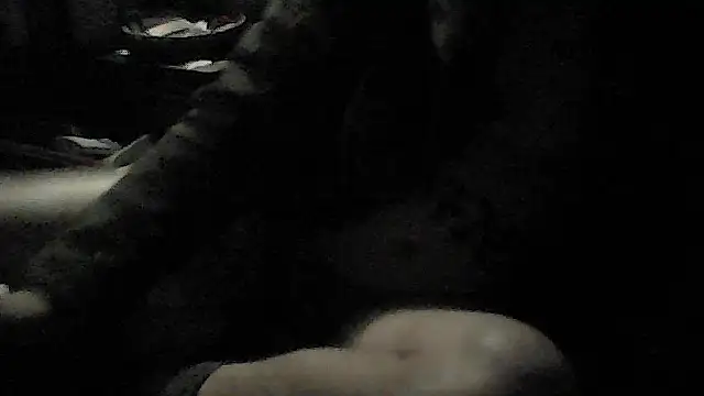 Twoslipperywhenwett online show from November 2025 07:36:02 PM