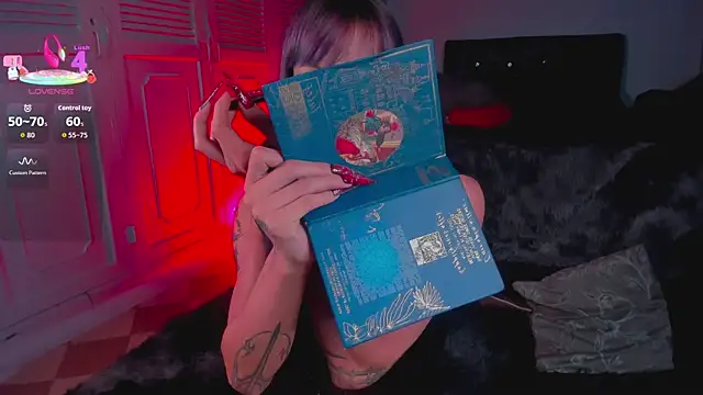 Draculairis online show from April 2026 07:53:02 PM