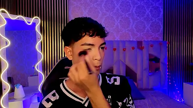 LIHIAN TAY online show from April 2026 12:56:02 PM