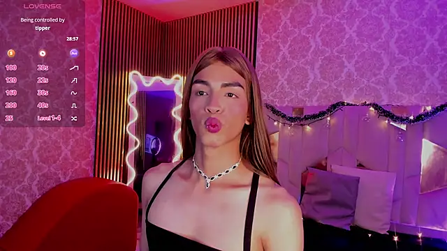 LIHIAN TAY online show from December 2025 03:28:02 AM