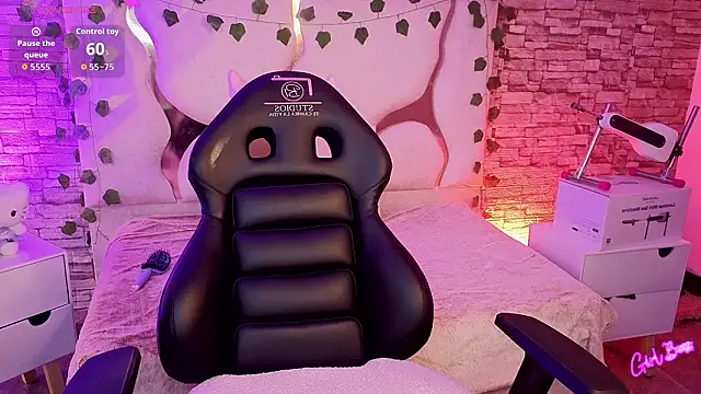 LIHIAN TAY online show from February 2026 12:16:01 PM