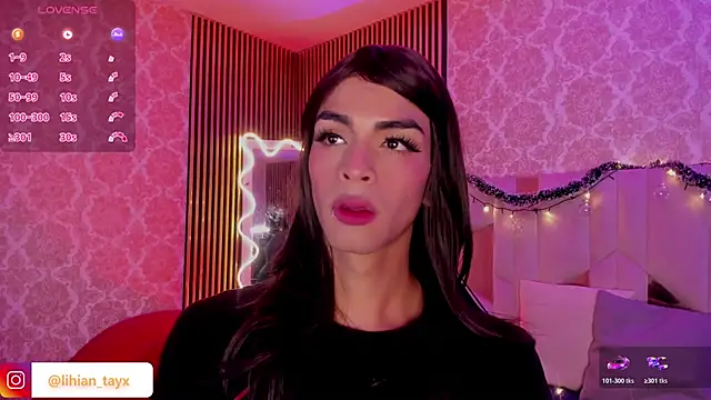 LIHIAN TAY online show from December 2025 03:43:02 AM