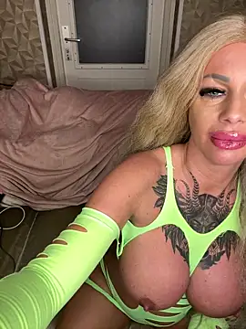 Snapshot of dutchbarbie chatting on September 2025 09:32:01 PM dutchbarbie online show from September 2025 09:32:01 PM