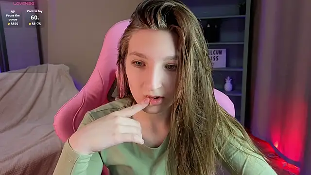 Snapshot of Mia_Myles chatting on September 2025 10:09:02 AM Mia Myles online show from September 2025 10:09:02 AM