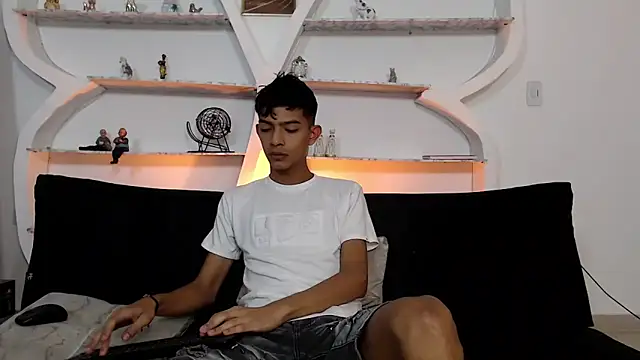 PRETTY SEX1 online show from November 2025 01:15:02 PM