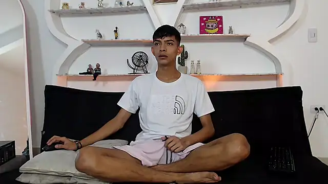 PRETTY SEX1 online show from November 2025 01:17:01 PM