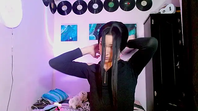 meghan devil  online show from November 2025 11:30:01 PM