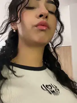 Snapshot of RosseMelody chatting on September 2025 04:40:01 AM RosseMelody online show from September 2025 04:40:01 AM