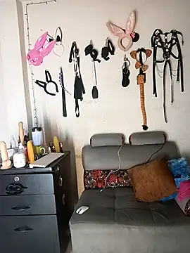 angierot2025 online show from December 2025 11:04:01 PM