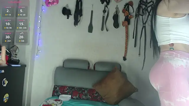 angierot2025 online show from November 2025 01:43:02 AM