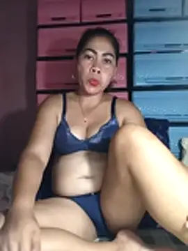 Snapshot of sexybitch_02 chatting on April 2026 12:42:02 PM sexybitch 02 online show from April 2026 12:42:02 PM