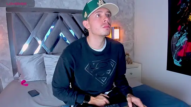 nils saint online show from November 2025 04:49:02 AM