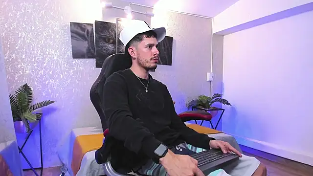 nils saint online show from November 2025 04:01:01 AM