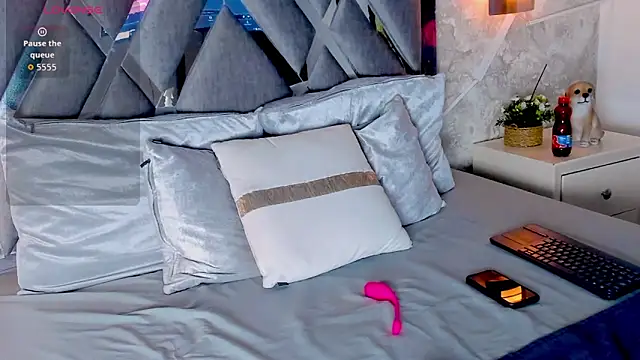 nils saint online show from November 2025 08:29:02 AM