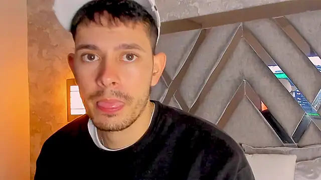 nils saint online show from November 2025 04:38:01 AM