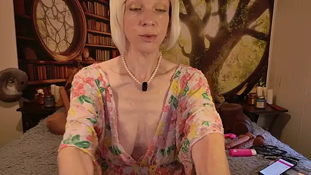 HaileeAtHome online show from July 2026 10:33:01 PM