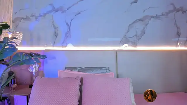 ValSmith  online show from February 2026 03:40:02 AM