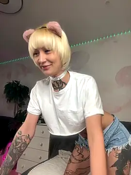 Snapshot of Lets_Fun chatting on September 2025 10:01:02 PM Lets Fun online show from September 2025 10:01:02 PM