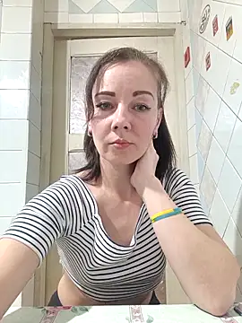 Adeline3302 online show from April 2026 10:22:01 PM