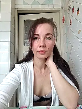 Adeline3302 online show from April 2026 12:19:02 PM