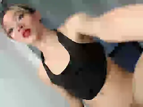 Snapshot of Your_Sweet_Cummer11 chatting on October 2025 10:41:02 PM Your Sweet Cummer11 online show from October 2025 10:41:02 PM