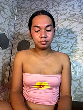 Snapshot of youryummybaby chatting on November 2025 02:28:02 AM youryummybaby online show from November 2025 02:28:02 AM