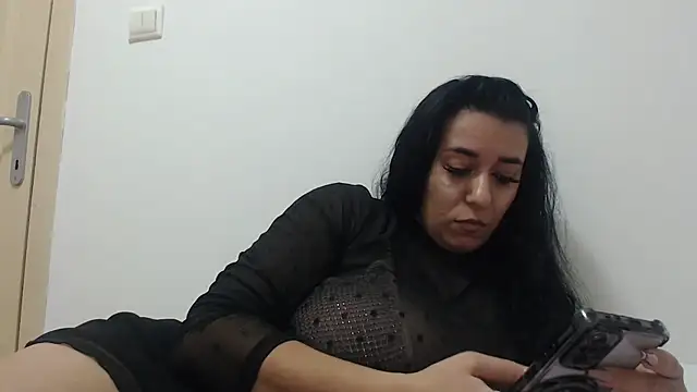 Maryem637048 online show from December 2025 01:56:01 PM