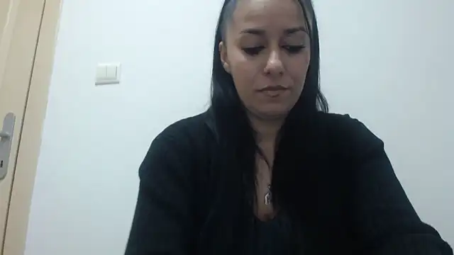 Maryem637048 online show from December 2025 02:33:01 PM