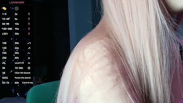 PieraMarch online show from October 2025 05:20:02 PM