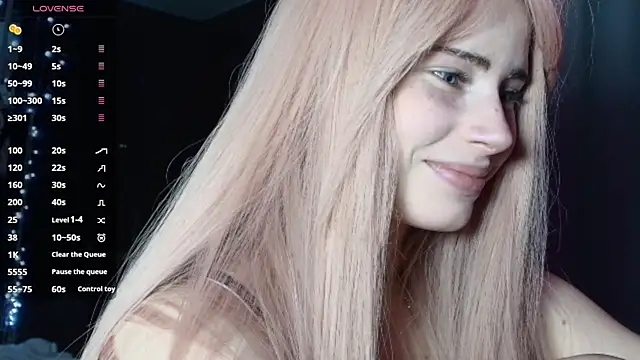 PieraMarch online show from November 2025 05:45:02 PM