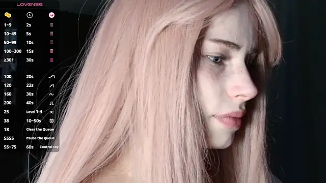 PieraMarch online show from November 2025 07:25:02 PM