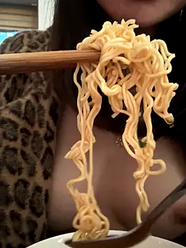 Link lee online show from November 2025 01:50:01 AM