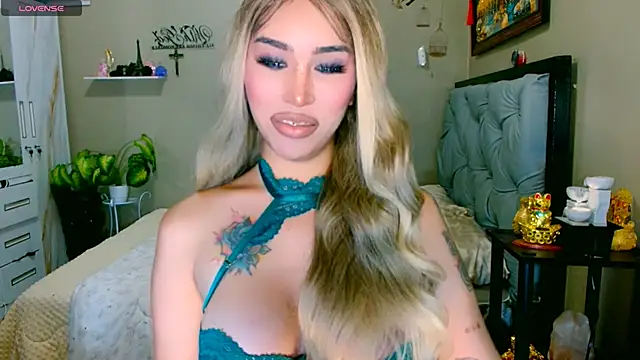 Franchesca Trans online show from October 2025 08:27:01 AM