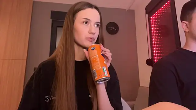 Snapshot of TenDouble chatting on November 2025 11:42:01 PM TenDouble online show from November 2025 11:42:01 PM