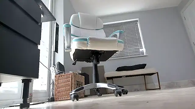 foxyroxymilf online show from January 2026 01:15:02 PM