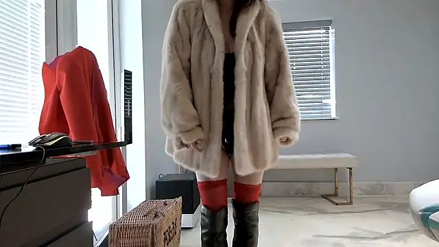 foxyroxymilf online show from November 2025 11:47:01 AM