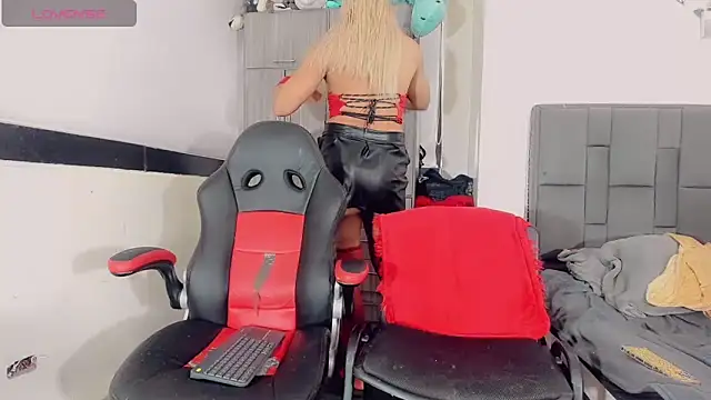 Snapshot of thiara_veky chatting on November 2025 07:25:02 PM thiara veky online show from November 2025 07:25:02 PM