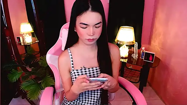 Snapshot of FantasyDorothy chatting on April 2026 06:43:01 AM FantasyDorothy online show from April 2026 06:43:01 AM