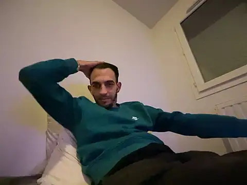 rebeu31313 online show from December 2025 03:46:02 AM