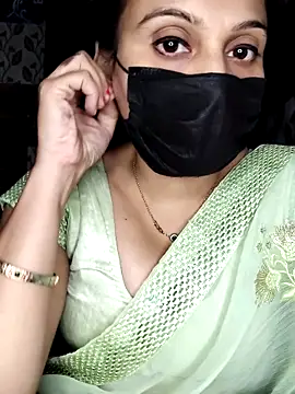 Snapshot of Horny_Shalu chatting on November 2025 06:22:02 PM Horny Shalu online show from November 2025 06:22:02 PM