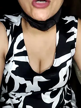 Snapshot of Horny_Shalu chatting on April 2026 06:37:01 PM Horny Shalu online show from April 2026 06:37:01 PM