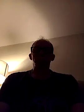 VaryingSundries online show from April 2026 09:29:01 PM