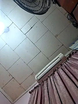 Tudiablita21 online show from April 2026 07:27:02 AM