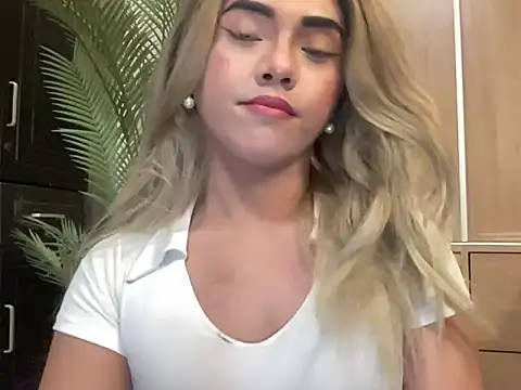 calimonroe online show from April 2026 01:34:02 PM